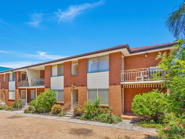 Warrawong 1/23 First Avenue South Avenue