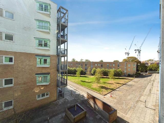 Warren Close, Cambridge, CB2 1 bed flat to rent £1,500 pcm £346 pw