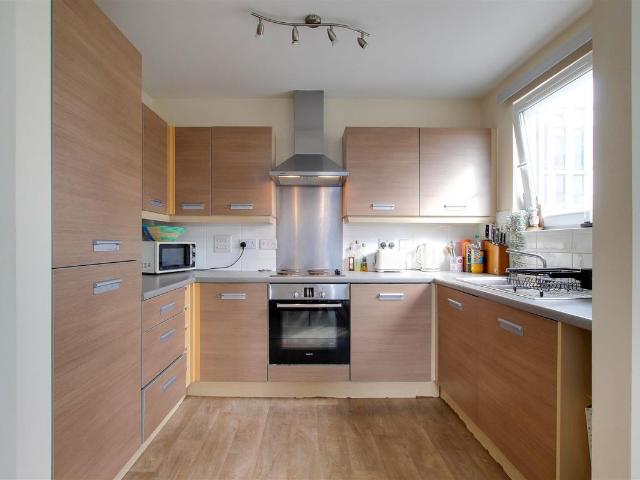 Warren Close, Cambridge CB2, 2 bed flat to rent, £1,875 pcm | PrimeLocation