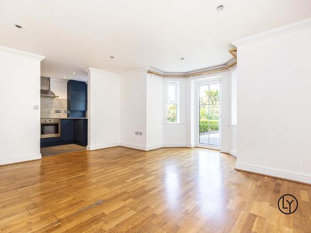 Warren Edge Road, Southbourne BH6 2 bed ground floor flat to rent £1,300 pcm £300 pw