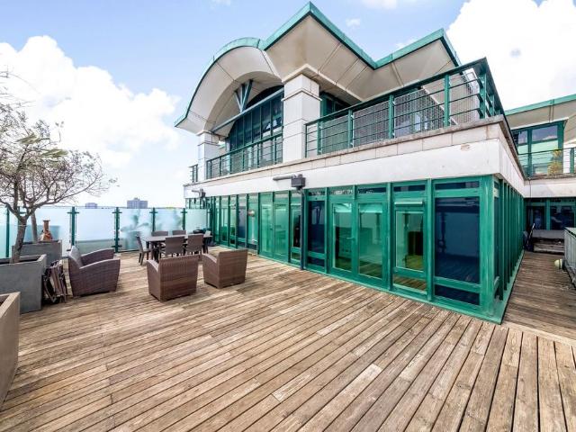 Warren House, Beckford Close. 3 bed penthouse to rent £6,500 pcm £1,500 pw