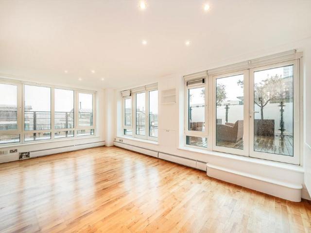 Warren House, London W14 3 bed maisonette to rent £6,000 pcm £1,385 pw