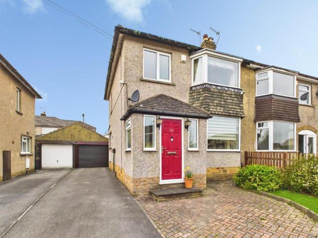 Warren Lane, Bingley 3 bed semi detached house to rent £1,400 pcm £323 pw