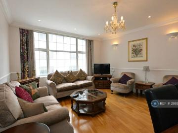 Warren Street, London, W1T 2 bed flat to rent £3,400 pcm £785 pw