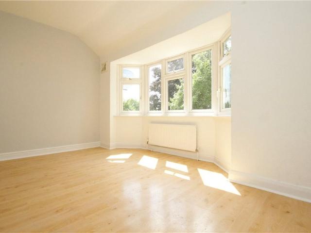 Warren Road, Twickenham, TW2 7DH