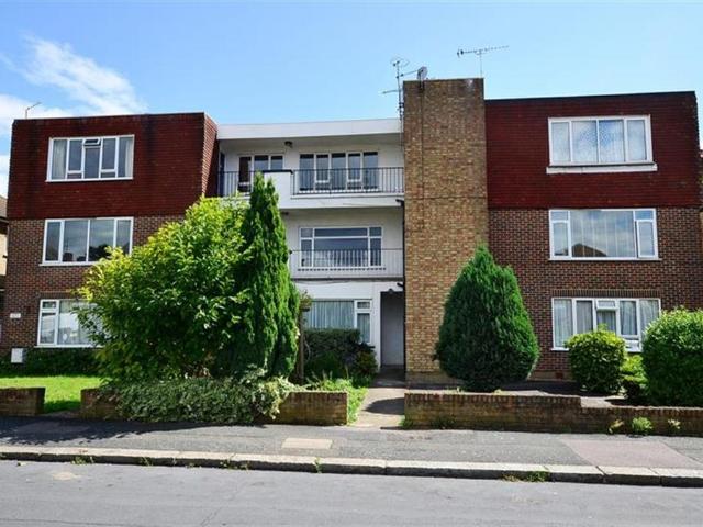 Warren Road, North Chingford, E4 2 bed apartment to rent £1,550 pcm £358 pw