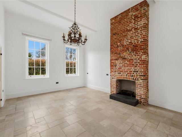 Warren Rise, New Malden 3 bed semi detached house to rent £4,750 pcm £1,096 pw