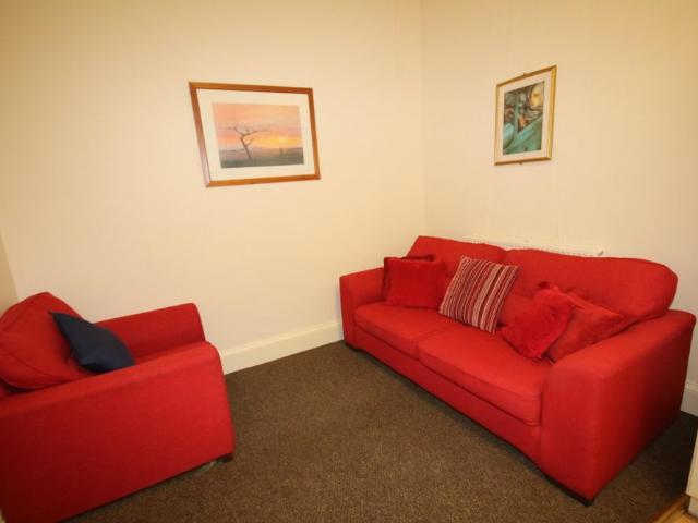 Warrender Park Road, Edinburgh, EH9