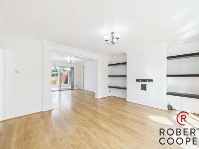 Warrender Way, Ruislip, HA4