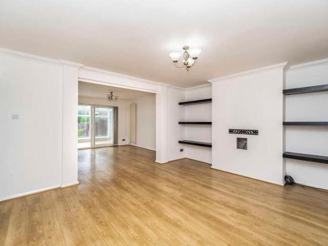Warrender Way, Ruislip, HA4