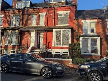 Warrels Grove, Leeds LS13, 2 bed terraced house to rent, £1,150 pcm | PrimeLocation