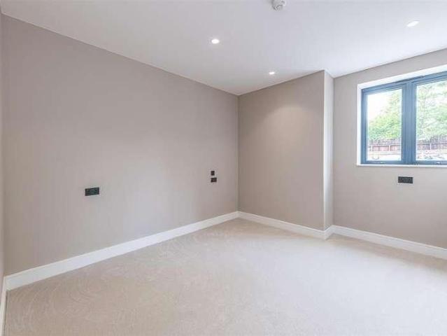 Warrington Road, Rainhill, L35
