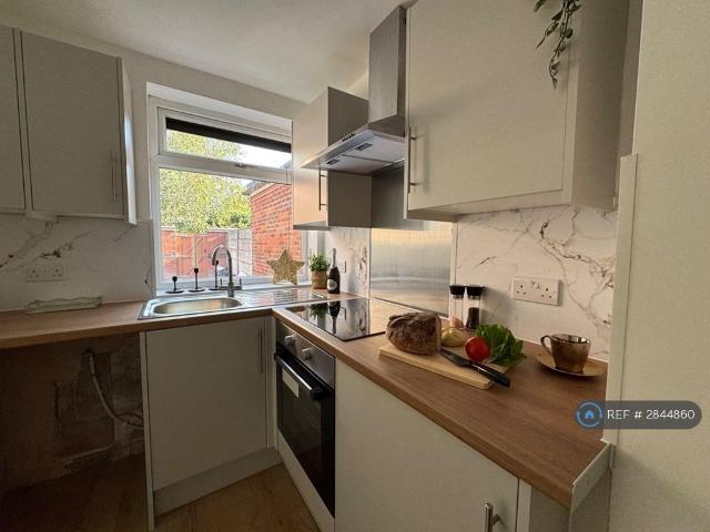 Warrington Road, Wigan, WN2 3 bed terraced house to rent £995 pcm £230 pw
