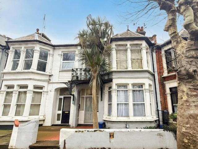 Warrior Square North, Southend On Sea SS1, 2 bed flat to rent, £1,275 pcm | PrimeLocation