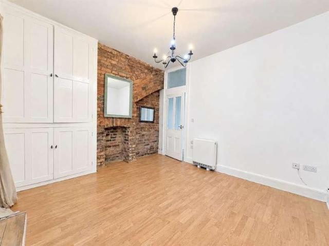 Warrior Square, St. Leonards, TN37