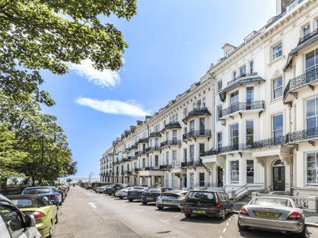 Warrior Square, St Leonards On Sea, TN37 2 bed apartment to rent £1,050 pcm £242 pw