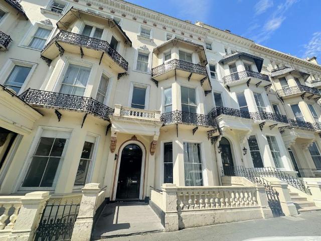 Warrior Square, St Leonards On Sea, TN37 2 bed apartment to rent £1,100 pcm £254 pw