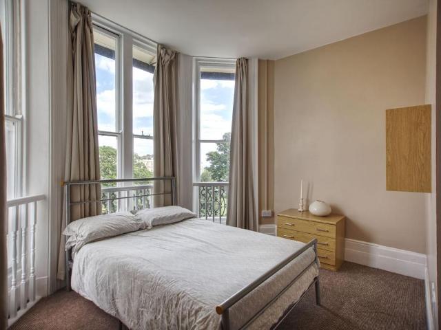 Warrior Square, St leonards On Sea, TN37 Studio to rent £550 pcm £127 pw