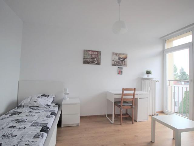 Warsaw, City Center – ul. Schillera, close to Krakowskie Przedmiescie, 3 bedrooms, 6400 PLN total price