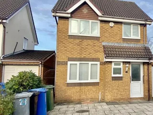 Warslow Drive, Sale, M33 2XN, United Kingdom | 3 bed house for rent #138315502 | Rentberry