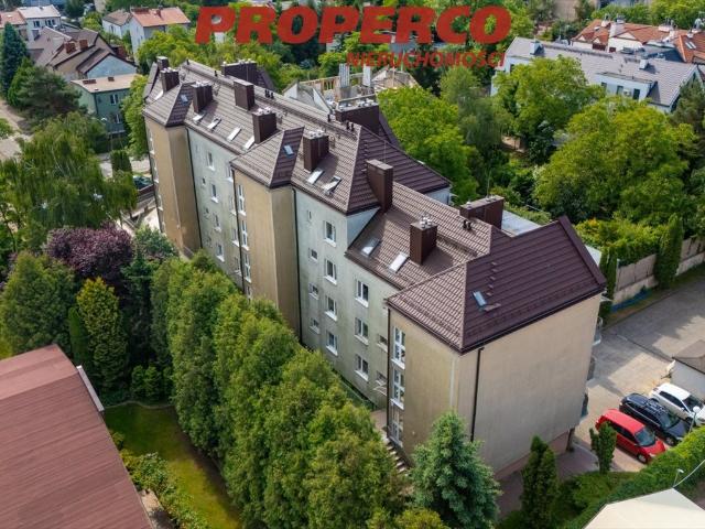 Do sprzedania inwestycja z najmem: 27 mieszkań i garaże w Warszawie