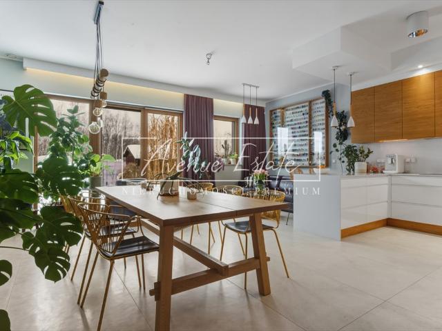 Ekskluzywny segment Wilanów 182 m² z ogrodem i basenem