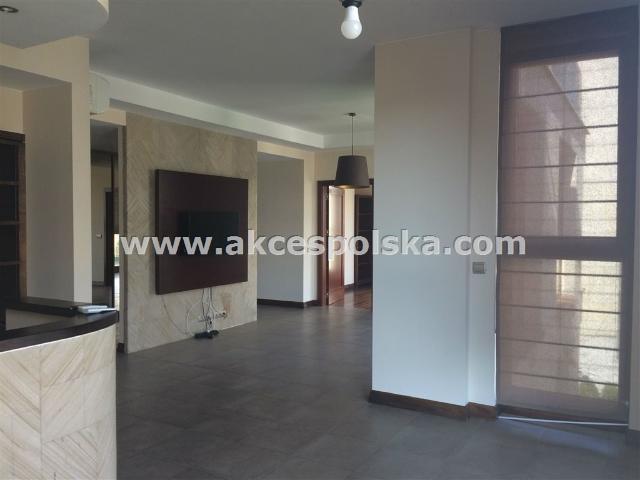 Na sprzedaż przestronne 4 pokojowe mieszkanie 118 m² z garażem i widokiem na patio