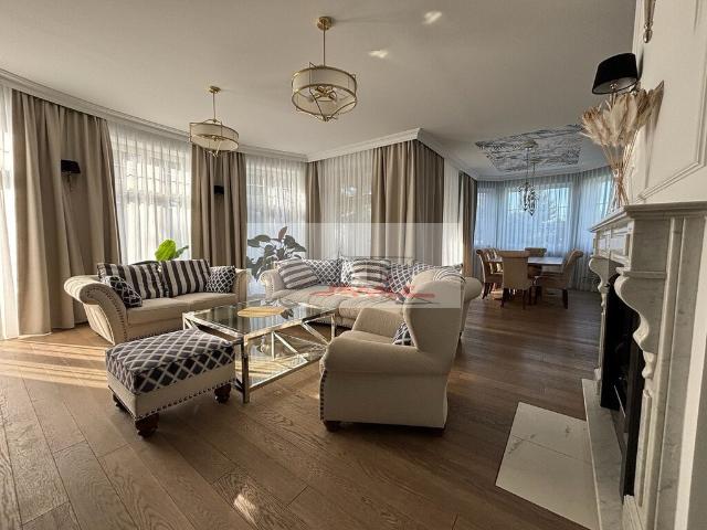 Na sprzedaż ekskluzywny dom 365 m² w Wilanowie z ogrodem