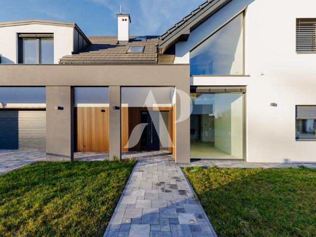 Nowoczesny dom 320 m² z dużą działką w Wilanowie