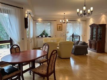 Dom wolnostojący 214 m² z pięknym ogrodem i tarasami