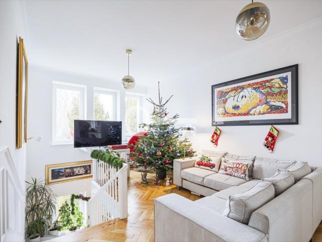 Willa na Mokotowie z ogrodem 670 m² polecam