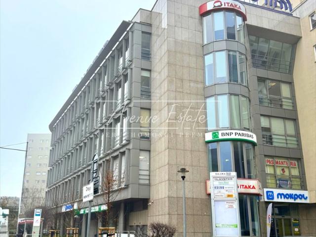 Lokal usługowy 35 m² w centrum Mokotowa z niezależną łazienką