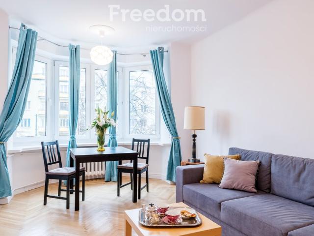 Jasne, odnowione 48,7 m² w kamienicy polecam