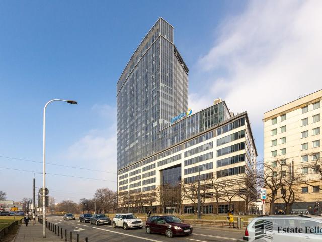 Nowoczesny biurowiec 28 000 m² z parkingiem i bezpieczeństwem