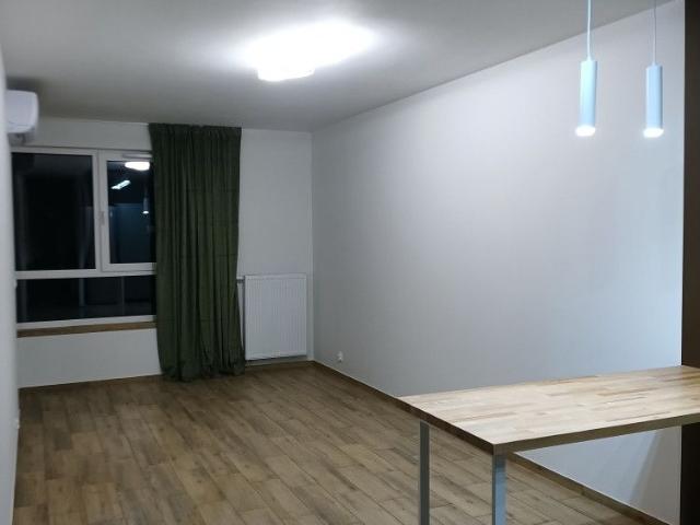 Warszawski Zachodni, Błonie, Nowakowskiego
