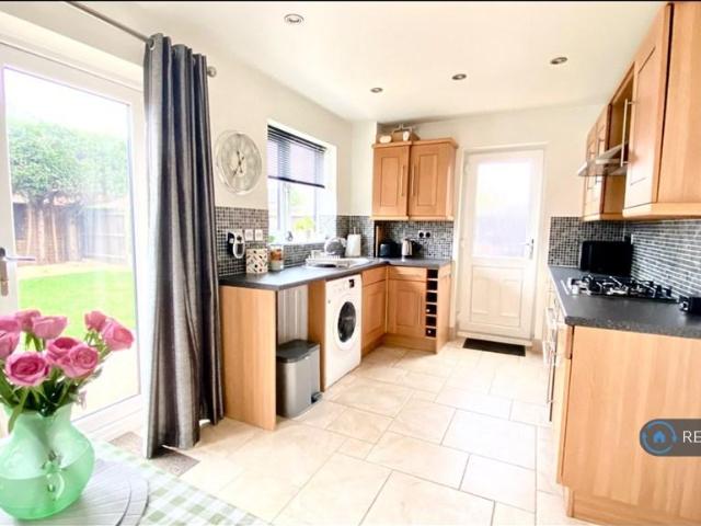 Wasdale Gardens, Peterborough, PE4 3 bed end of terrace house to rent £1,190 pcm £275 pw