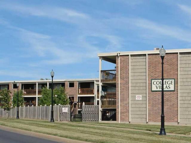 Washburn Villas 2 Bedroom Apartment for Rent at 1436 Sw Byron St, Topeka, KS 66604 Central Park