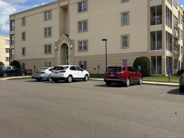 Washington Ave Unit, Hamden, Condo For Sale