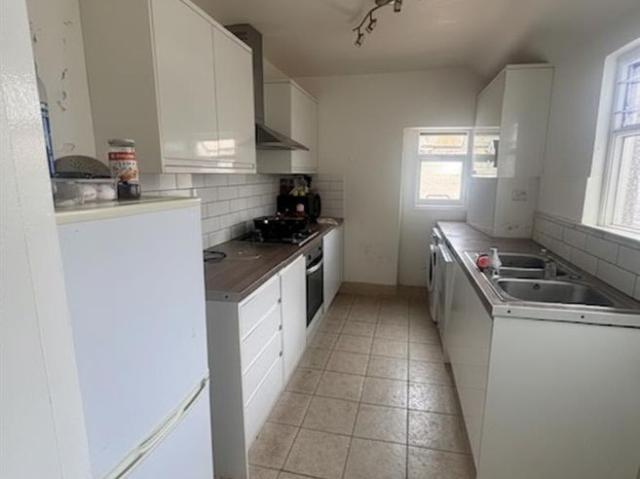 Washington Road, Worcester Park KT4, 3 bed property to rent, £2,300 pcm | PrimeLocation
