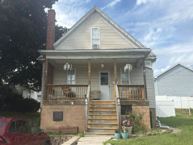 Washington St