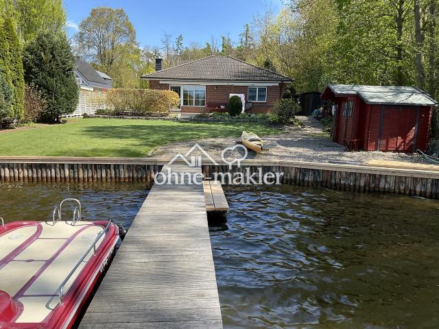 Wassergrundstück mit Bungalow und Bootssteg