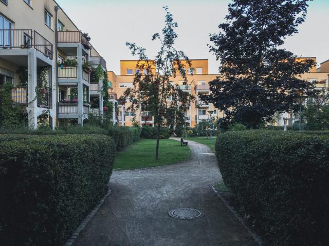 Wassernähe: Helle 4 Zimmer Wohnung mit Loggia & Tiefgarage in Berlin Friedrichshagen