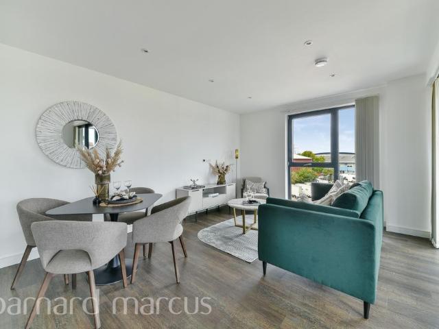 Watteau Square, CROYDON 2 bed apartment to rent £2,100 pcm £485 pw