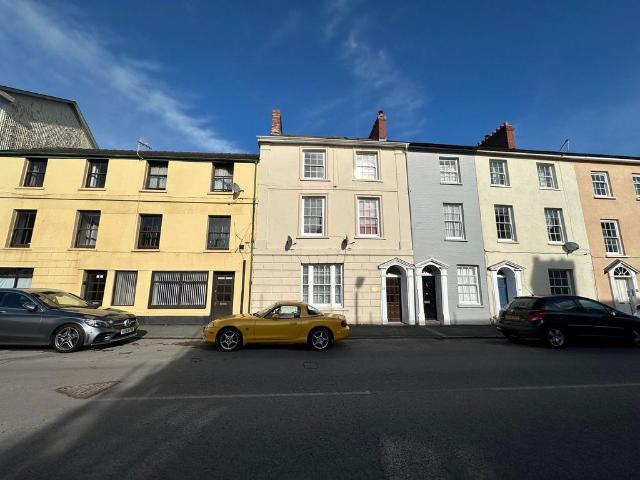 Watton, Brecon, LD3 1 bed apartment to rent £700 pcm £162 pw