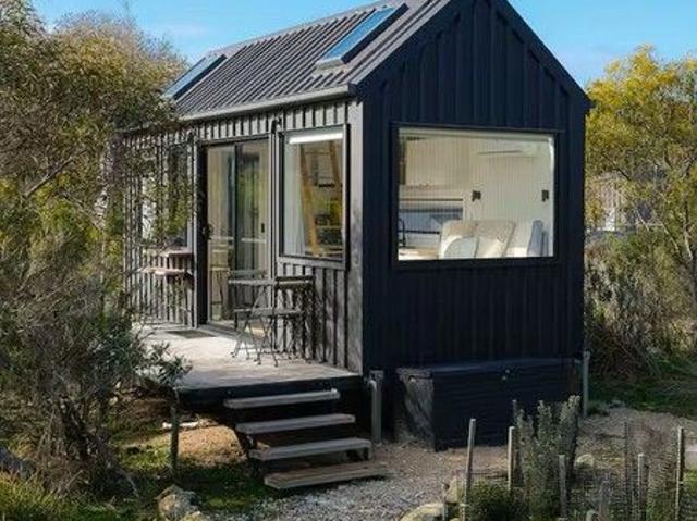 'Wattle' Cosy Island Beach Retreat