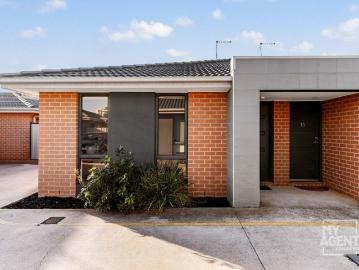 WATCH THE VIDEO TOUR HOSTED BY MATT GILBEE* Fully refreshed 2 bedroom unit!