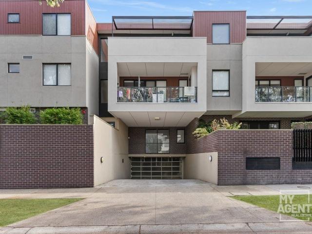 WATCH THE VIDEO TOUR HOSTED BY TRISH OLIVER * Fully refreshed two bedroom apartment with study