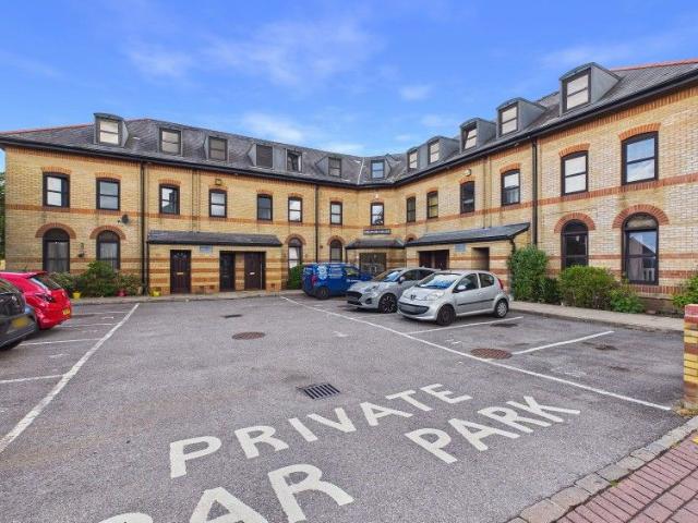 Watchetts Road, Camberley GU15, 1 bed flat to rent, £1,150 pcm | PrimeLocation