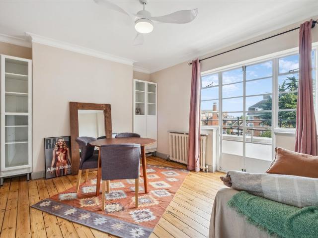 Watchfield Court, Sutton Court Road, London W4, 1 bed flat to rent, £2,300 pcm | PrimeLocation