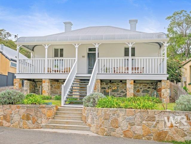 WATER VIEW CBD LIFESTYLE & PERIOD HOME APPEAL
